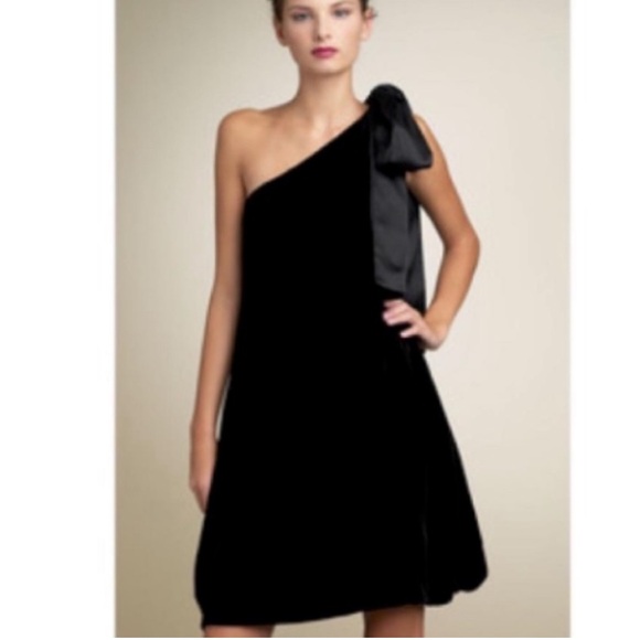 Diane Von Furstenberg Dresses & Skirts - Diane Von Furstenberg Velvet One Shoulder Dress